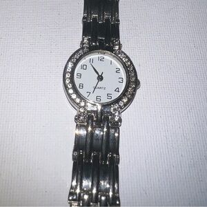 ♦️ Elegant‎ Silver Women's Quartz Watch